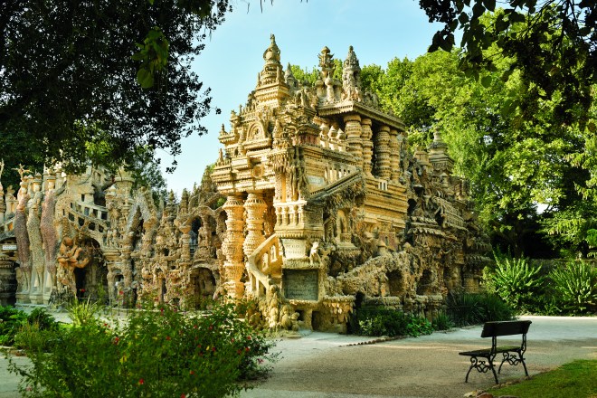 LE PALAIS IDÉAL DU FACTEUR CHEVAL – Un voyage imaginaire au coeur de la drôme